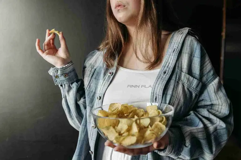 Why Is My Stomach Always Upset? How Food, Additives & Environment Affect Gut Health